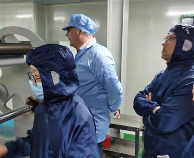 صارفین ہانگجو ویشیر کی لیبارٹری جاتے ہیں